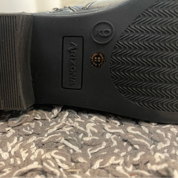 Woman’s Arizona boots, NWOT, size 9 - Picture 4 of 4